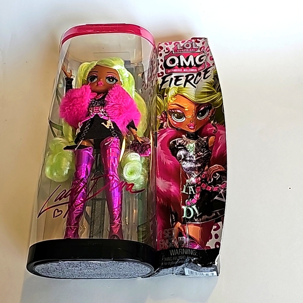 LOL Surprise OMG Fierce Lady Diva Fashion Doll with Surprises.New in damaged box